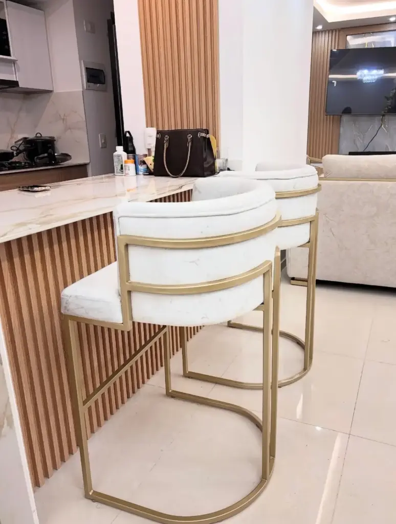 Sillas de barra monarca 03_.webp