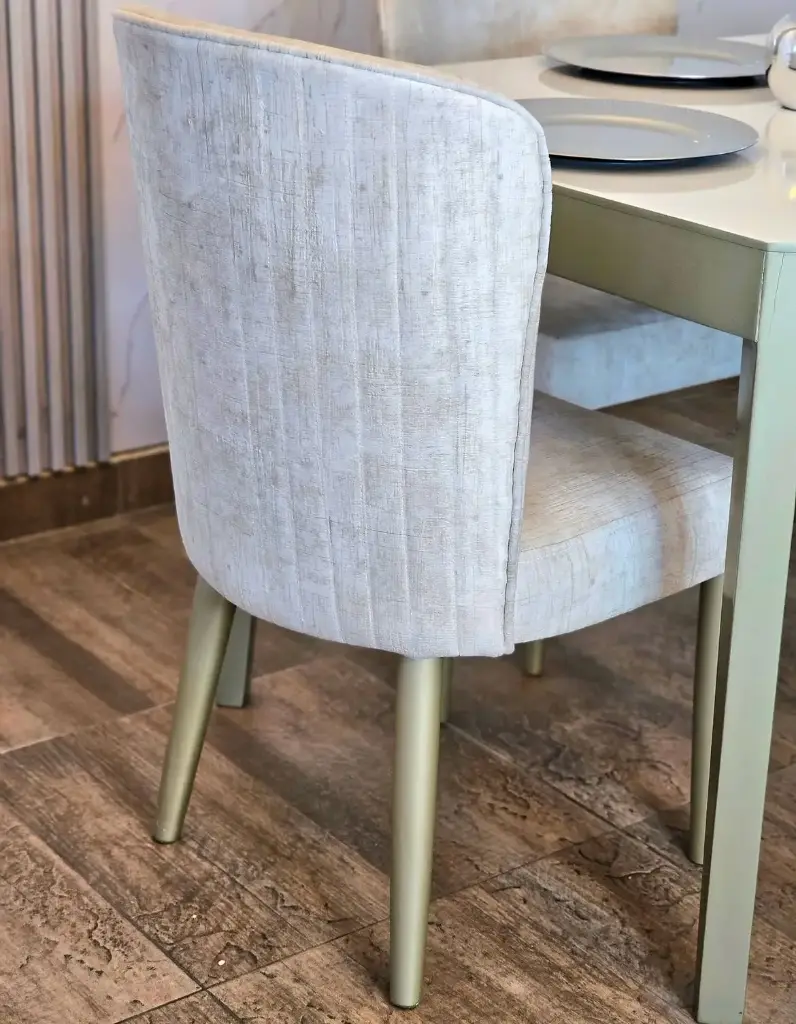 Comedor Valmont 02.webp